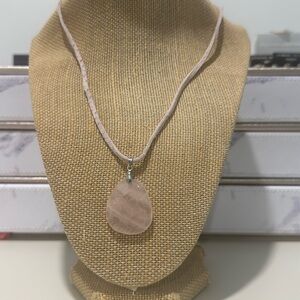Rose quartz pendant NWT